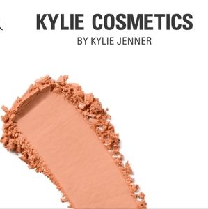 ✨️2xHP✨️NIB KYLIE Pressed Blush Powder 726 CLOSE TO PERFECT